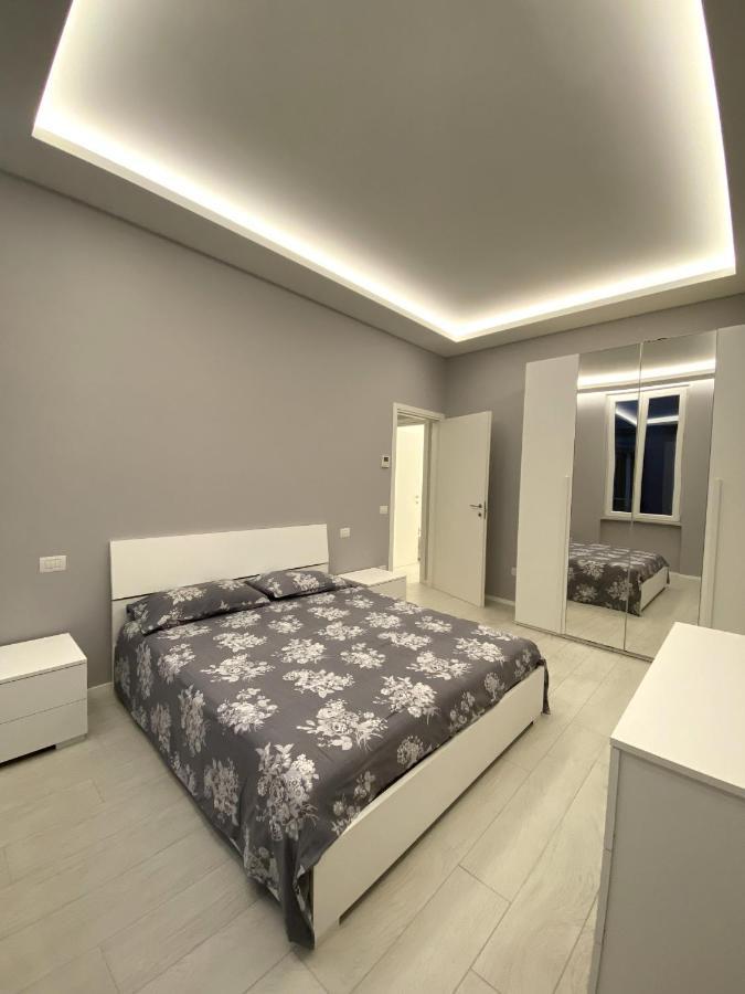 Casa Dante: Oneglia Centro-Marina-Spiagge Appartement Imperia Buitenkant foto