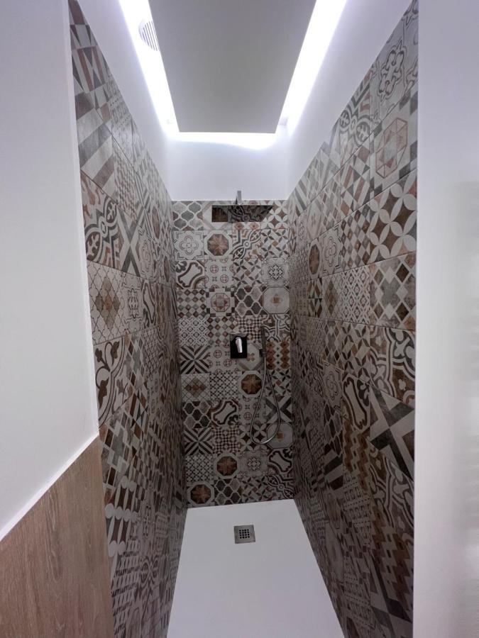 Casa Dante: Oneglia Centro-Marina-Spiagge Appartement Imperia Buitenkant foto