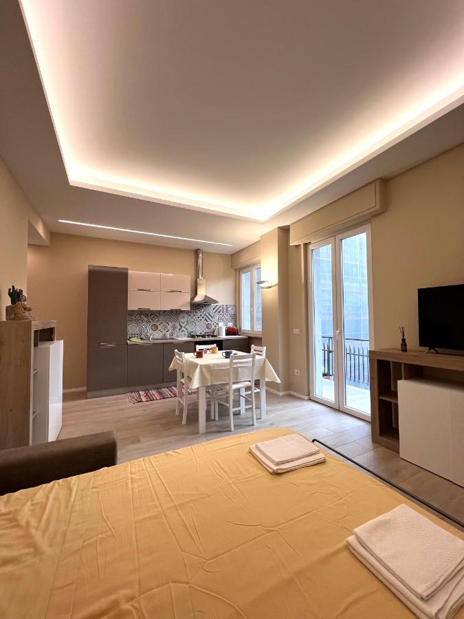 Casa Dante: Oneglia Centro-Marina-Spiagge Appartement Imperia Buitenkant foto