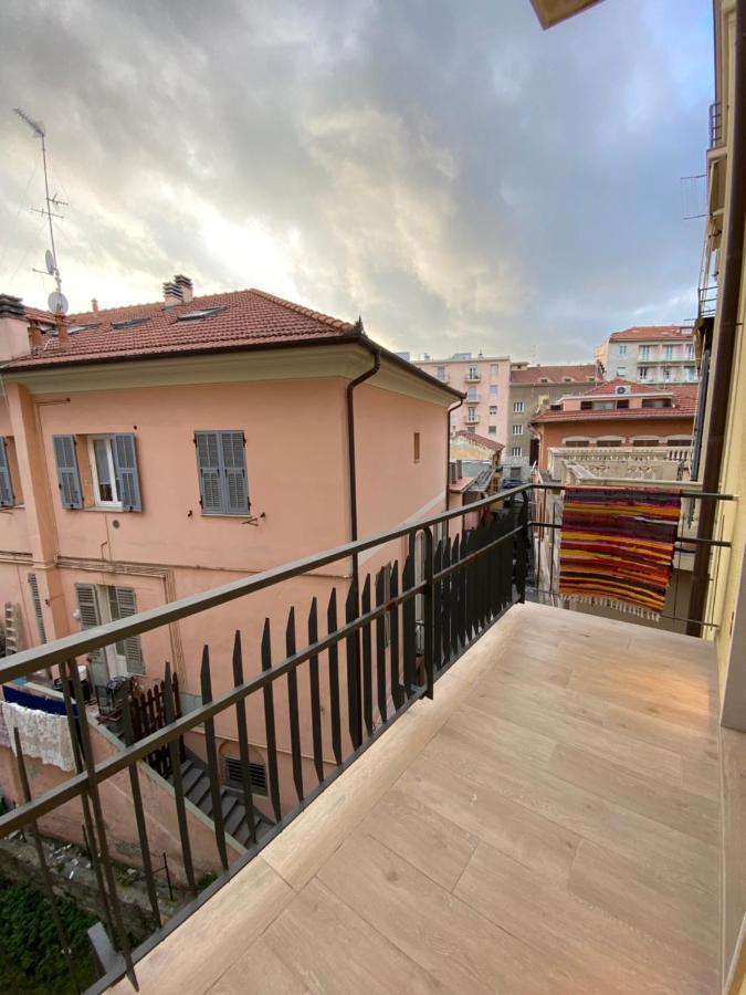 Casa Dante: Oneglia Centro-Marina-Spiagge Appartement Imperia Buitenkant foto